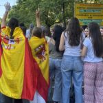 Jóvenes disfrutando fuera de la rutina cotidiana