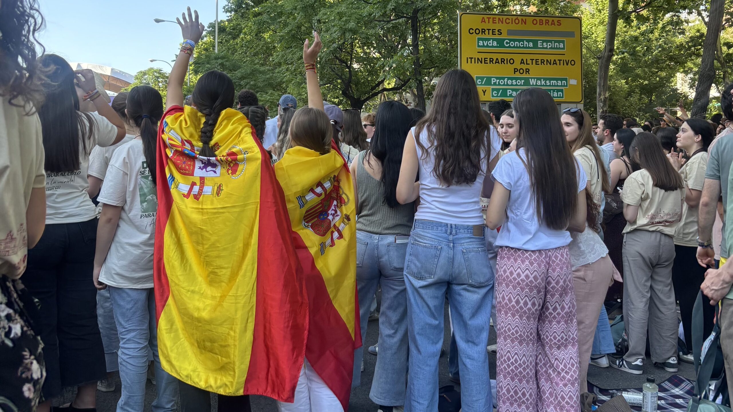 Jóvenes disfrutando fuera de la rutina cotidiana