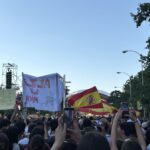Jóvenes grabando encuentro con el Papa